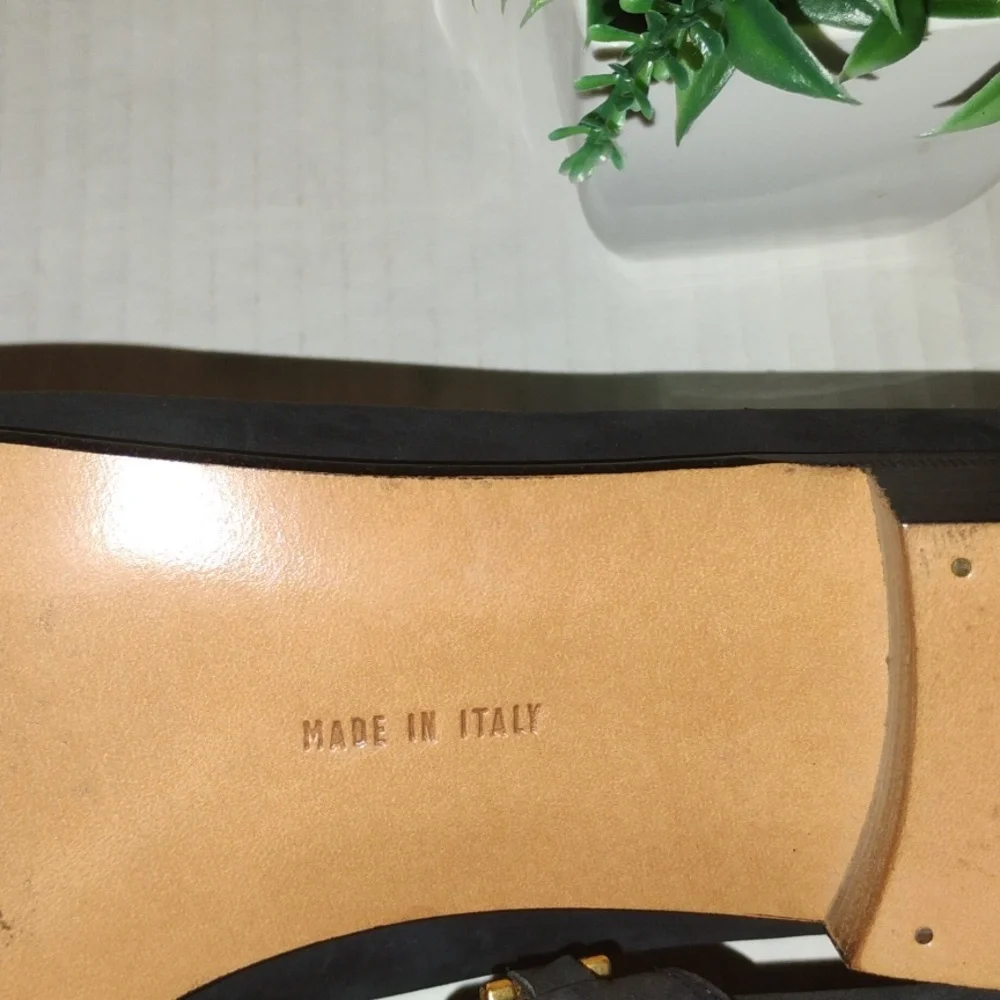 Salvatore Ferragamo Suede Loafers. Womens sz 8AA. Black & Gold Tone Hardware. - Picture 7 of 9